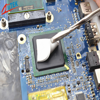 94 cuscinetto termico TIF5120-30-11US 2.5mmT del CPU di V0 3.0W/MK per gli azionamenti ad alta velocità della memoria di massa