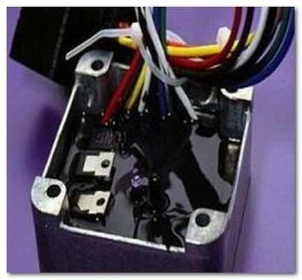 Applicazione facile Colla composta di epossidi in vaso Alta conduzione termica Colla elettronica in resina epossidica Adesivo