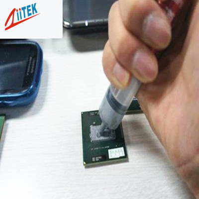 Puttina termica riempita di olio di silicone per una bassa resistenza termica nelle applicazioni a LED