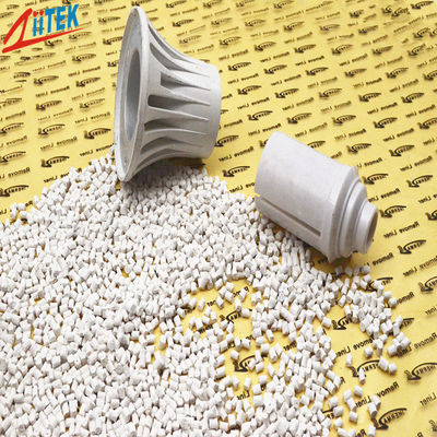Granuli di nylon conduttori termici a LED pellets forma materiale di conduzione termica di plastica bianca
