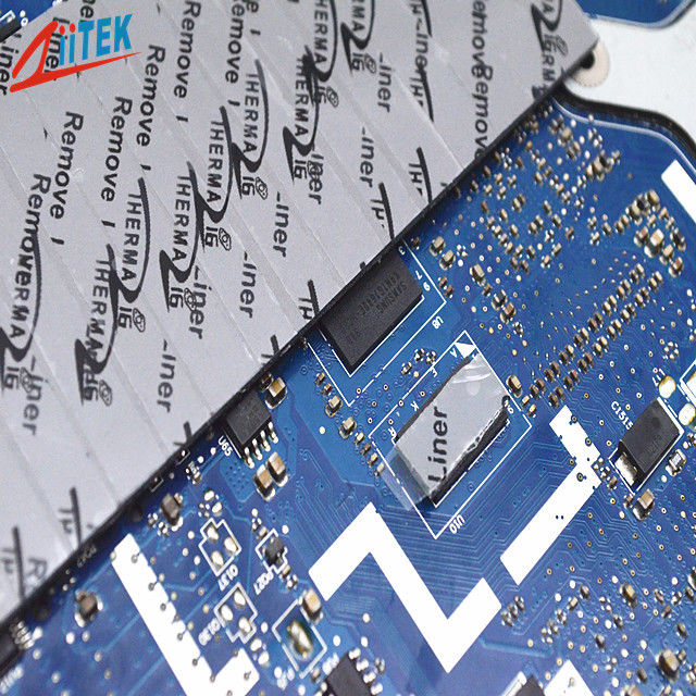 Degassamento 6W/MK 0,30% cuscinetti termici del silicone per elettronica 10" x 16"