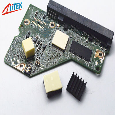 Materiale dell'interfaccia termica a base di silicone del cuscinetto termico della CPU con ritardante di fiamma e densità di 2,9 grammi per centimetro cubo
